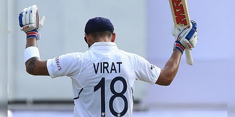 பகலிரவு டெஸ்ட்: விராத் கோலி அபார சதம்