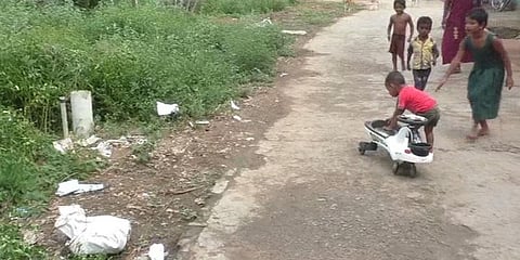 ஆழ்துளைக் கிணறுகளை மூட சொன்னால் அதிகாரிகள் மெத்தனம்?: பொதுமக்கள் புகார்..!