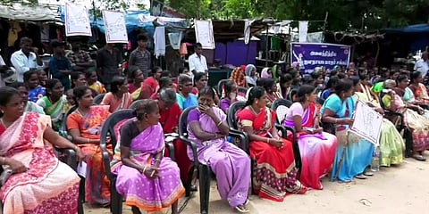 டாஸ்மாக் கடைகளை அகற்ற வேண்டும் - பெண்கள் ஆர்ப்பாட்டம்