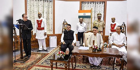 ஃபட்னாவிஸ் ஆட்சிக்கு எதிரான வழக்கு : உச்சநீதிமன்றம் இன்று விசாரணை