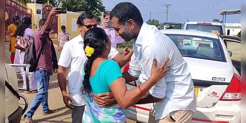 41 ஆண்டுகளுக்குப் பின் தாயை கண்டுபிடித்த மகன் : சென்னையில் நெகிழ்ச்சி