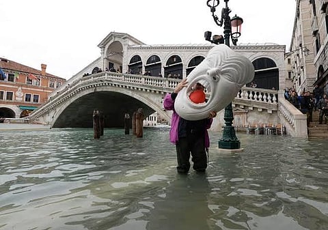 மழையால் வெள்ளக்காடாக மாறிய வெனிஸ் நகரம்