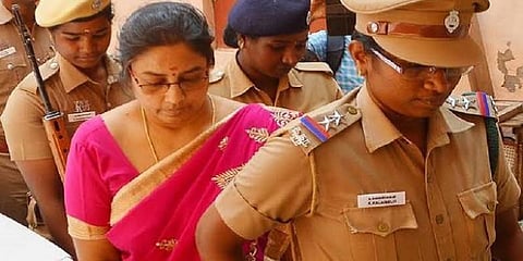 நீதிமன்றத்தில் ஆஜராகாத விவகாரம் : நிர்மலா தேவி மீண்டும் கைது