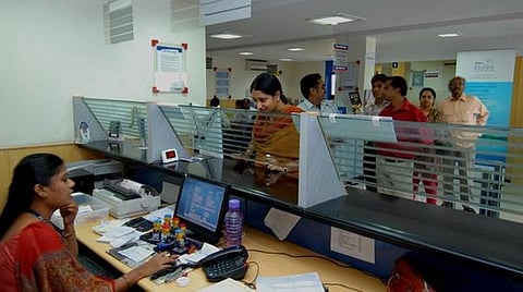 மினிமம் பேலன்ஸ் இல்லாததால் அபராதம்.. ரூ.1,996 கோடியை அள்ளின வங்கிகள்..!