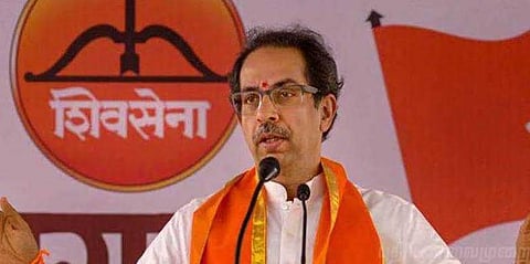 நம்பிக்கை வாக்கெடுப்பு நடக்கும்வரை ஃபட்னாவிஸ் கொள்கை முடிவு எடுக்கக்கூடாது - சிவசேனா புதிய மனு