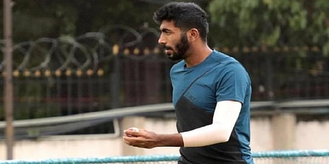 திரும்பி வந்துட்டனு சொல்லு.. ஸ்டம்பை உடைத்த பும்ரா