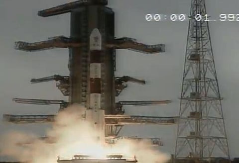 வெற்றிகரமாக விண்ணில் பாய்ந்தது பிஎஸ்எல்வி சி47 ராக்கெட் !