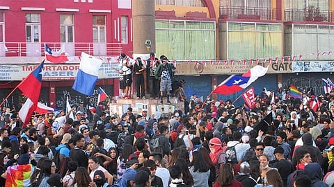 மெட்ரோ ரயில் கட்டண உயர்வு: சிலி நாட்டில் போராட்டம்