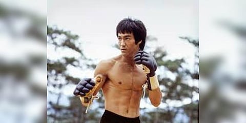 சாகா வரம் பெற்ற சாகச கலைஞன் - புரூஸ் லீயின் திரையும் வாழ்வும்