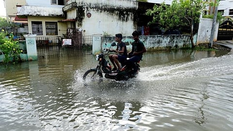 தமிழகம், புதுச்சேரிக்கு ஆரஞ்ச் அலர்ட்!
