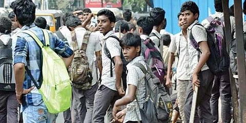 தொடர் கனமழை : சென்னையில் பள்ளி, கல்லூரிகளுக்கு நாளை விடுமுறை