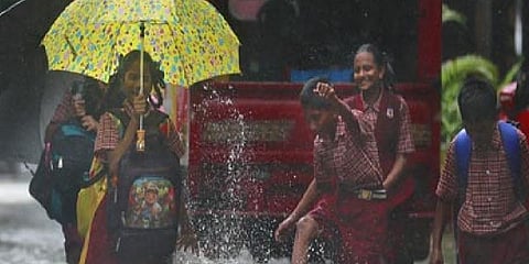 கனமழை காரணமாக இன்று ஒன்பது மாவட்டங்களுக்கு விடுமுறை