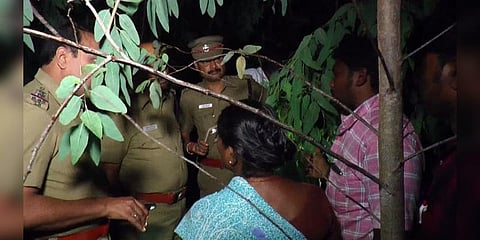 ஆடு மேய்க்க சென்ற பெண் வெட்டிக் கொலை - குற்றவாளிகளை தேடும் போலீஸ்