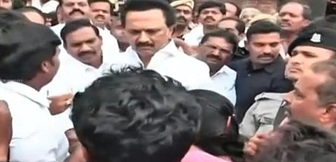 “17 பேர் உயிரிழப்பை விபத்து என கடந்து போய்விட முடியாது” - ஸ்டாலின் நேரில் ஆறுதல்