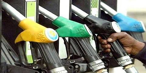 பெண் மருத்துவர் கொலை எதிரொலி : இனி பாட்டிலில் பெட்ரோல் வழங்கத் தடை..!