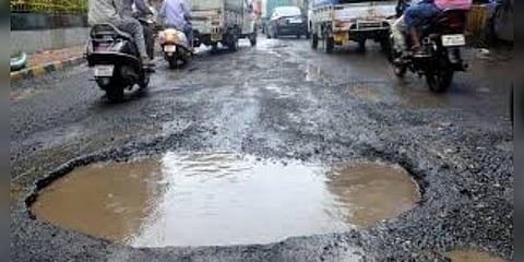 “விபத்தால் ஏற்படும் மரணங்களுக்கு மோசமான சாலைகளும் காரணம்”- சென்னை உயர்நீதிமன்றம்