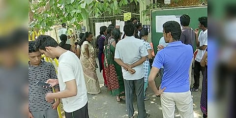 நெட் தேர்வில் சமஸ்கிருதம்.. சிரமமாக இருப்பதாக தேர்வர்கள் கவலை..!