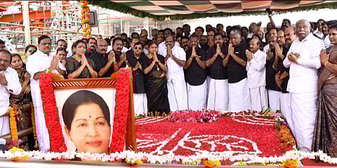 மூன்றாம் ஆண்டு நினைவு நாள் - ட்ரெண்டிங்கில் இடம்பிடித்த ‘ஜெயலலிதா’