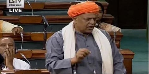 “ஆட்டோமொபைல் சரிவா ? அப்பறம் ஏன் ரோட்ல டிராபிக் ஆகுது ?” : பாஜக எம்பி வீரேந்தரா சிங்