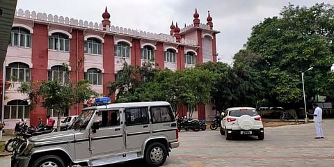 சிறுமி பாலியல் வன்கொடுமை : காவலருக்கு 5 ஆண்டுகள் சிறை