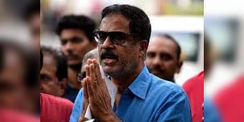 “சிபிஐ விசாரணைக்கு மாற்றப்படும் என பிரதமர் உறுதியளித்தார்”- மாணவி ஃபாத்திமாவின் தந்தை..!