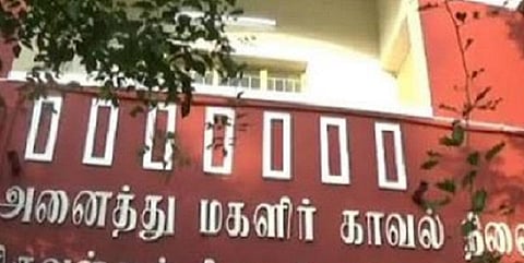 டாப் 10 காவல் நிலையங்கள்: தேனி மகளிர் காவல்நிலையத்திற்கு 4வது இடம்