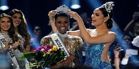 பெண்களுக்கு என்ன கற்றுக்கொடுக்க வேண்டும்?: மிஸ் யுனிவர்ஸ் பட்டம் வென்ற பெண்ணின் அசத்தல் பதில்!