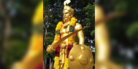 பூலித்தேவன் படையில் போராடிய வெண்ணிக்காலாடிக்கு சிலை - செயலர் பதிலளிக்க உத்தரவு