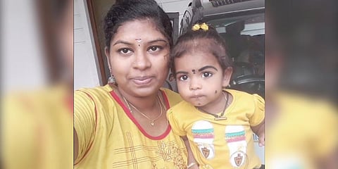 தாய், பெண் குழந்தை மர்ம மரணம் - சந்தேகம் இருப்பதாக போலீசில் புகார்