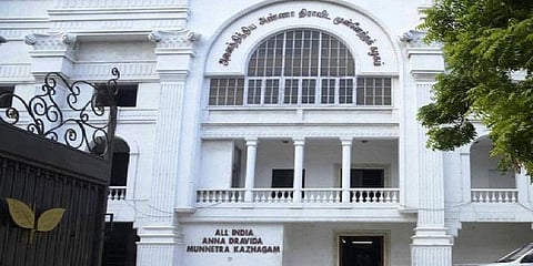 கூட்டணி கட்சிகளுக்கான இடங்கள்: அதிமுகவில் மாவட்டச் செயலாளர்களுக்கே அதிகாரம்?