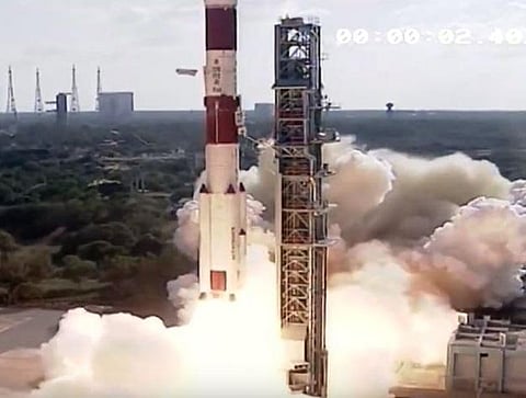 வெற்றிகரமாக விண்ணில் நிலைநிறுத்தப்பட்டது ரிசாட் செயற்கைக்கோள் !