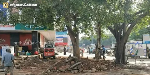 நடைபாதையை ஆக்கிரமித்து கோயில் : நீதிமன்ற உத்தரவுப்படி இடிப்பு