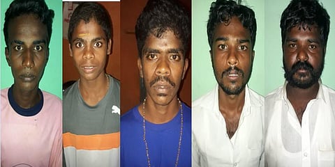 பார் உரிமையாளரைக் கடத்தி பணம் கேட்டு மிரட்டல் - ஆயுதங்களுடன் 5 பேர் கைது