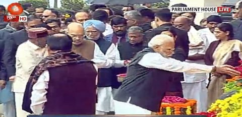 நாடாளுமன்ற தாக்குதல் நினைவு தினம்: பிரதமர் மோடி அஞ்சலி