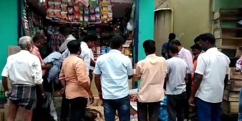 “கலப்பட டீ தூள், காலாவதியான குளிர்பானங்கள்” - திடீர் சோதனையில் சிக்கிய உணவுப் பொருட்கள்