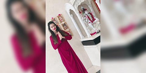 நேரு குறித்து சர்ச்சை வீடியோவை வெளியிட்ட நடிகை கைது