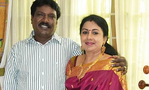 “காரில் சென்றவர் எங்கே என தெரியவில்லை”- புஷ்பவனம் குப்புசாமியின் மகளை காணவில்லை என புகார்..!