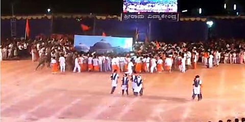‘பாபர் மசூதியை இடிப்பது போல விளையாட்டு’ - கர்நாடக பள்ளியில் அரங்கேற்றம்
