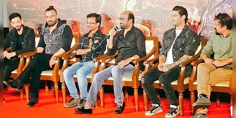 அரசியலுக்கு வரவேண்டாம் என அமிதாப் சொன்னதை கடைபிடிக்க முடியவில்லை - ரஜினி சூசகம்