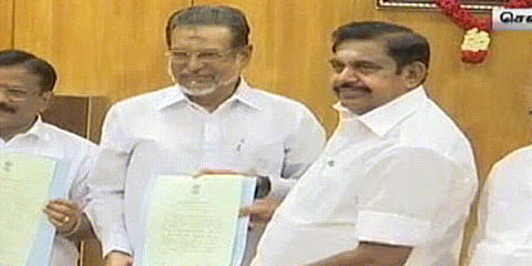 ஜமாத் பதவியிலிருந்து அதிமுக எம்.பி முகமதுஜான் நீக்கம்