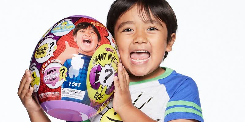 யூடியூப் மூலம் ரூ.185 கோடி சம்பாதித்த 8வயது சிறுவன்!