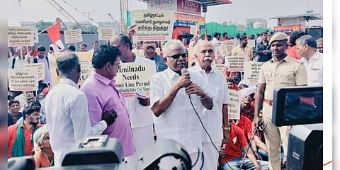 ‘தமிழக வேலை தமிழருக்கே’ - ட்விட்டரில் எதிரொலிக்கும் ஹேஸ்டேக்குகள்