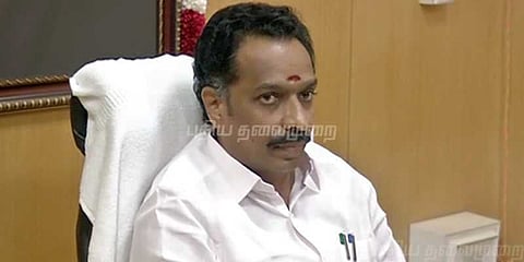 ‘ஓட்டு போட்டுட்டு பொங்கல் பரிசு வாங்கிக்கோங்க’ - அமைச்சர் பேச்சால் சர்ச்சை