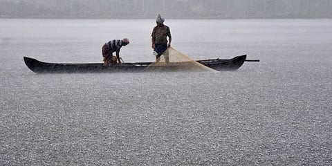 அரபிக்கடலில் மீன்பிடிக்கச் செல்ல வேண்டாம் என எச்சரிக்கை