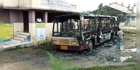 அரசுப் பேருந்தை எரித்த போதை ஆசாமி..! - போலீஸார் தீவிர விசாரணை