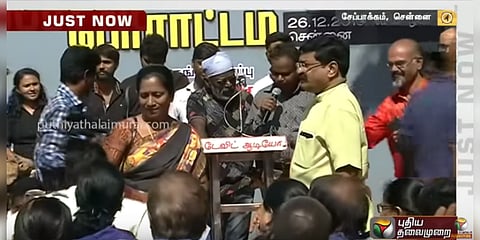 ‘சிஏஏ’ எதிர்ப்பு - சென்னையில் எழுத்தாளர்கள், சமூக ஆர்வலர்கள் போராட்டம்