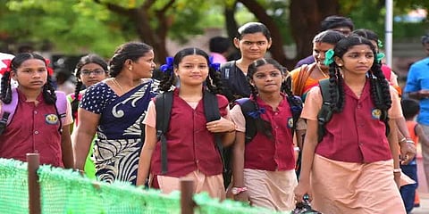 "ஜன. 4 அன்று பள்ளிகளை திறக்க வேண்டும்" - ஆசிரியர் சங்கம் கோரிக்கை