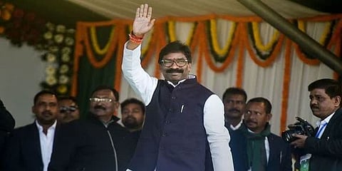 ஜார்க்கண்ட்டின் 11 ஆவது முதலமைச்சராக பதவியேற்றார் ஹேமந்த் சோரன்