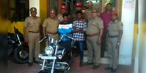 திருடிய வாகனத்தில் ‘டிரிபுள்ஸ்’ சென்ற திருடர்கள் - சிறுவன் உட்பட மூவர் கைது