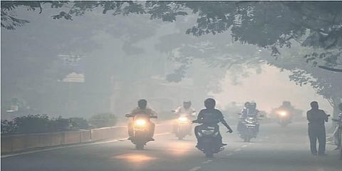 சென்னையில் கடும் பனிமூட்டம்: வாகன ஓட்டிகள் அவதி